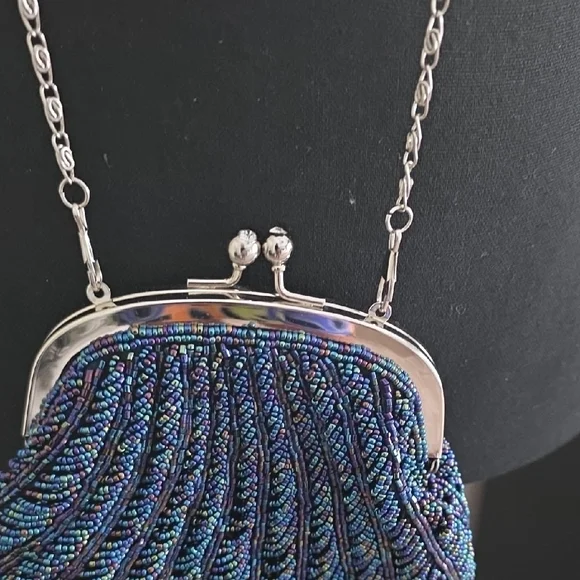 Elegant Blue Beaded Evening Bag - Picture 4 of 8